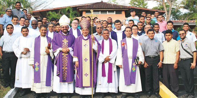 Preocupación por formación integral  de nuestros futuros sacerdotes