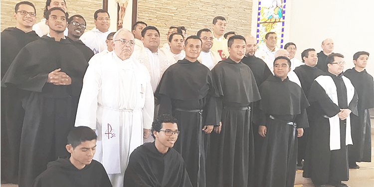Profesión religiosa de  frailes agustinos en Tolé
