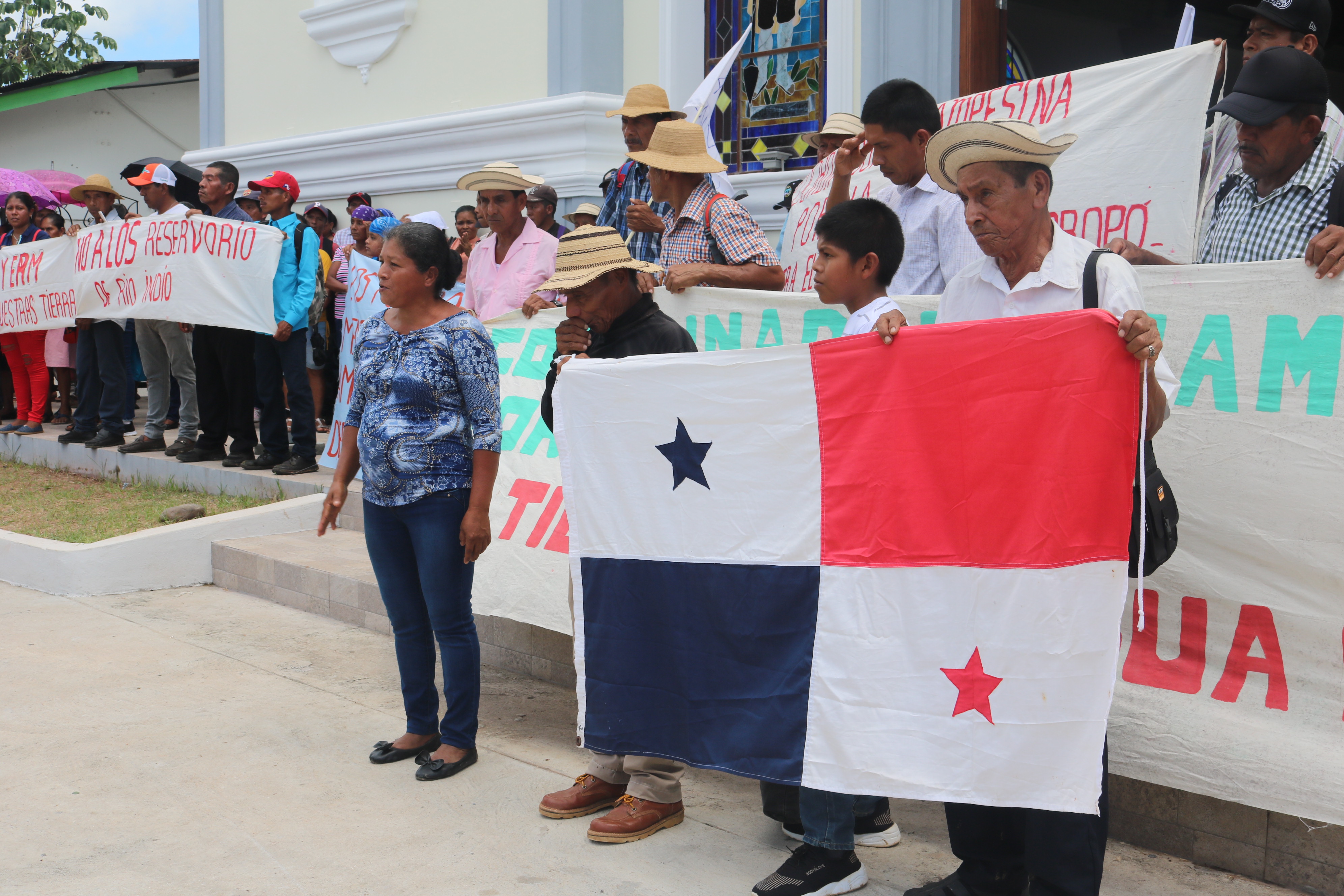 Campesinos piden un diálogo nacional por tema de embalses