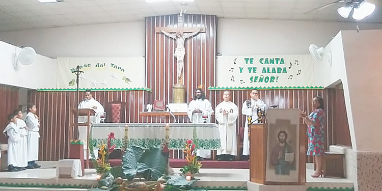 Iglesia festeja aniversario de la provincia