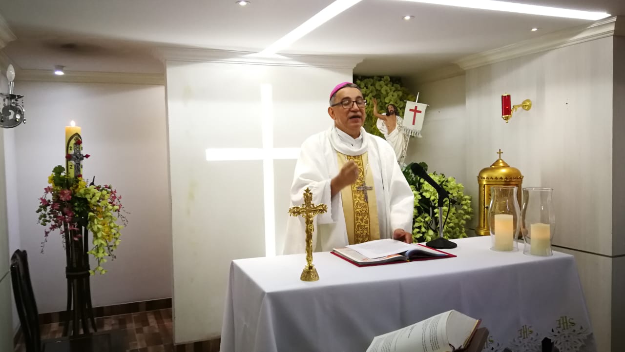 “Vivir alimentándonos de Jesús, el pan que da la vida”: Monseñor José Domingo Ulloa