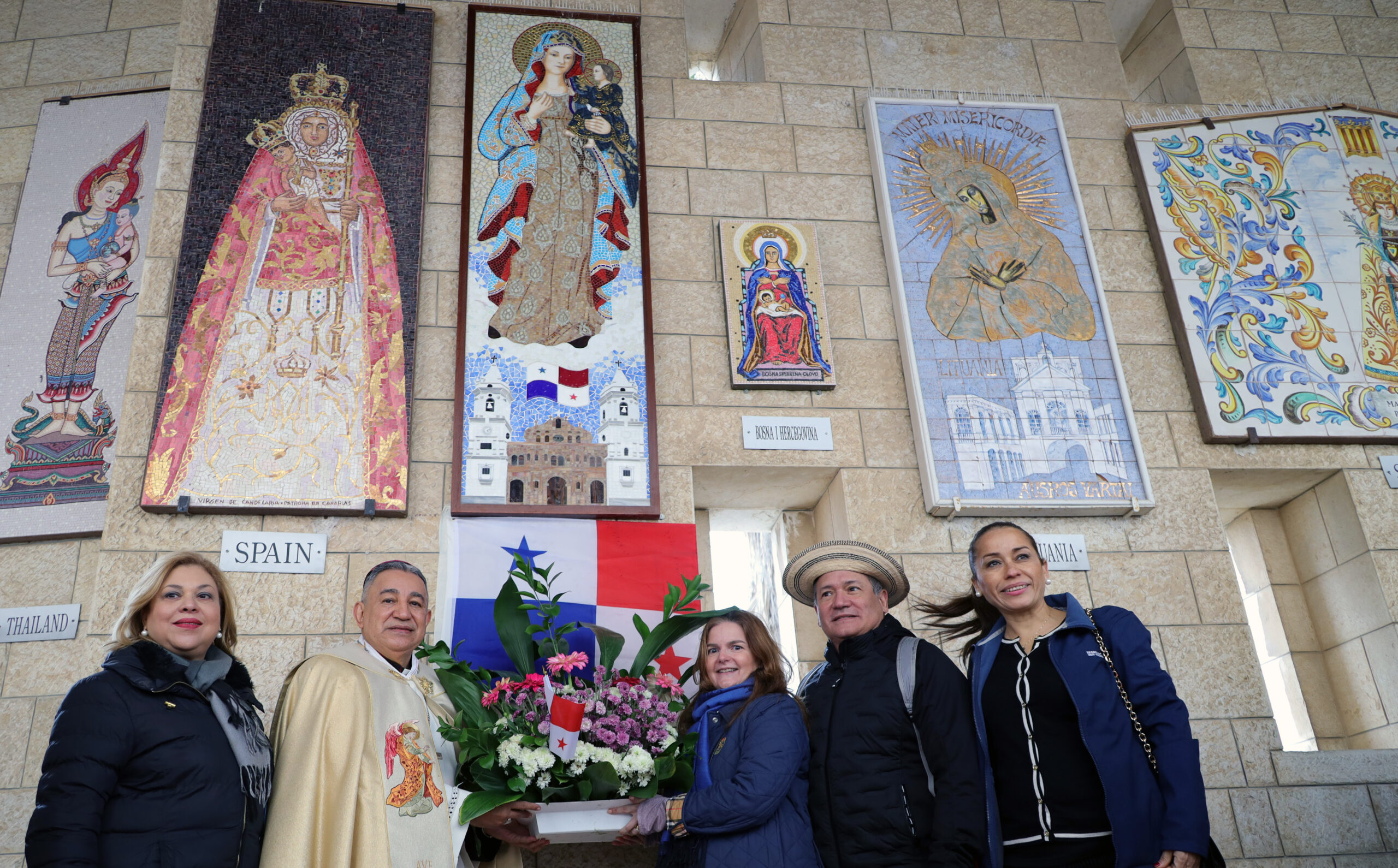 Imagen de Santa María la Antigua tiene lugar permanente en Nazaret