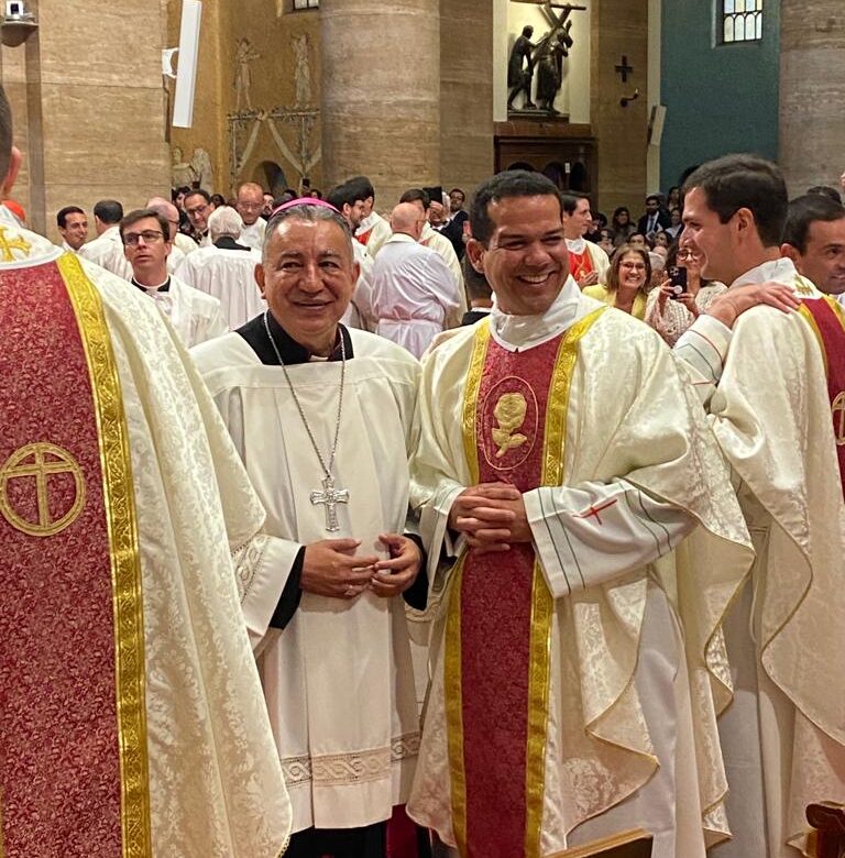 Desde Roma, panameño ordenado sacerdote del Opus Dei