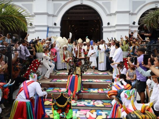 El pueblo de La Villa de Los Santos celebró con fervor el Corpus Christi