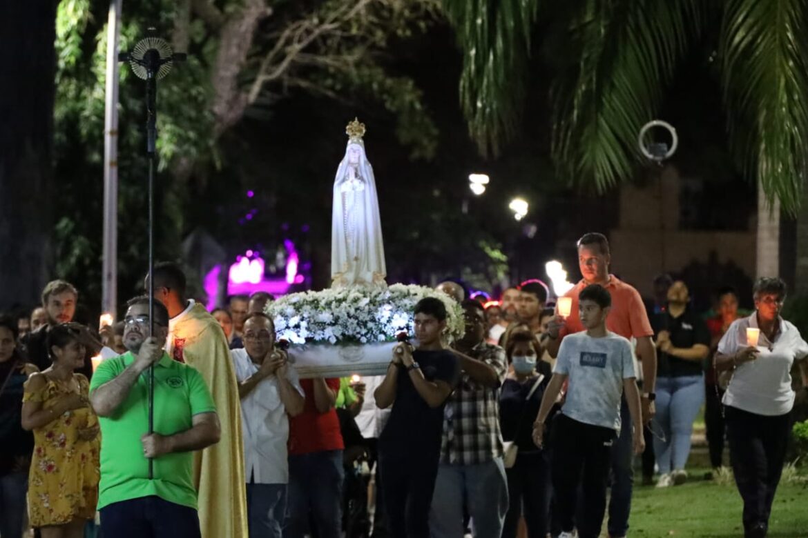 Decenas de familias fueron consagradas al siempre Inmaculado Corazón de María