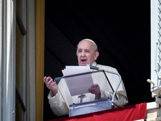 Recemos por la paz en Israel y Palestina, pide el Papa Francisco