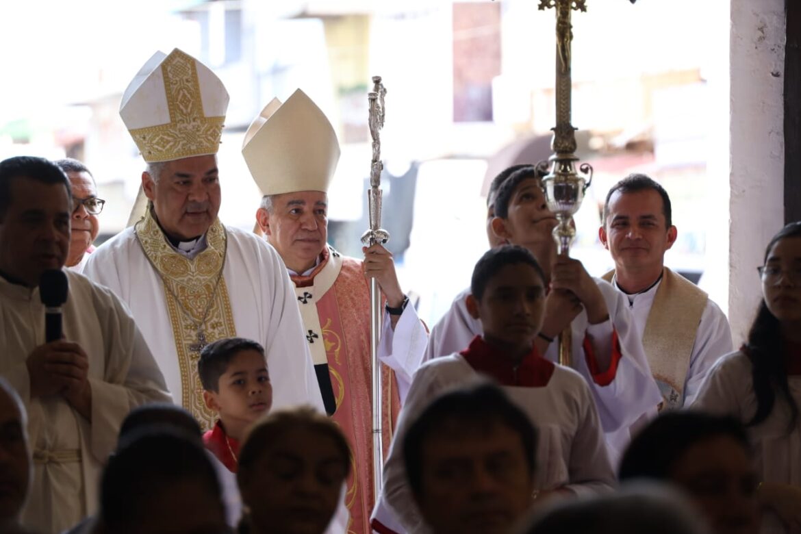 En Chitré, Arzobispo de Panamá celebró 40 años de vida sacerdotal