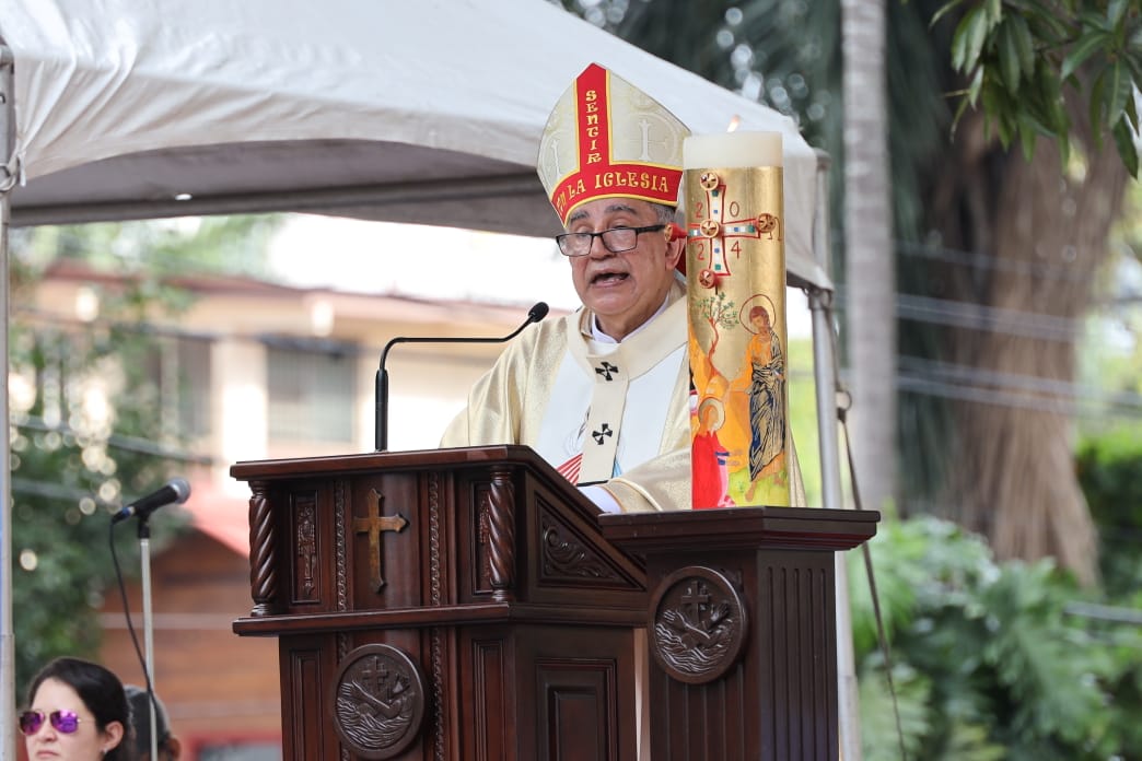 Monseñor Ulloa: “Defendamos la débil pero existente democracia en nuestro país”
