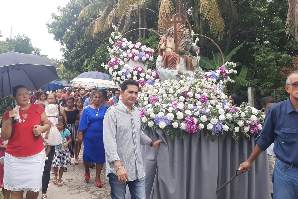 La parroquia Santísima Trinidad de Calobre celebró su fiesta patronal