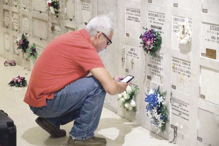 La Iglesia acepta la cremación, pero las cenizas no se esparcen
