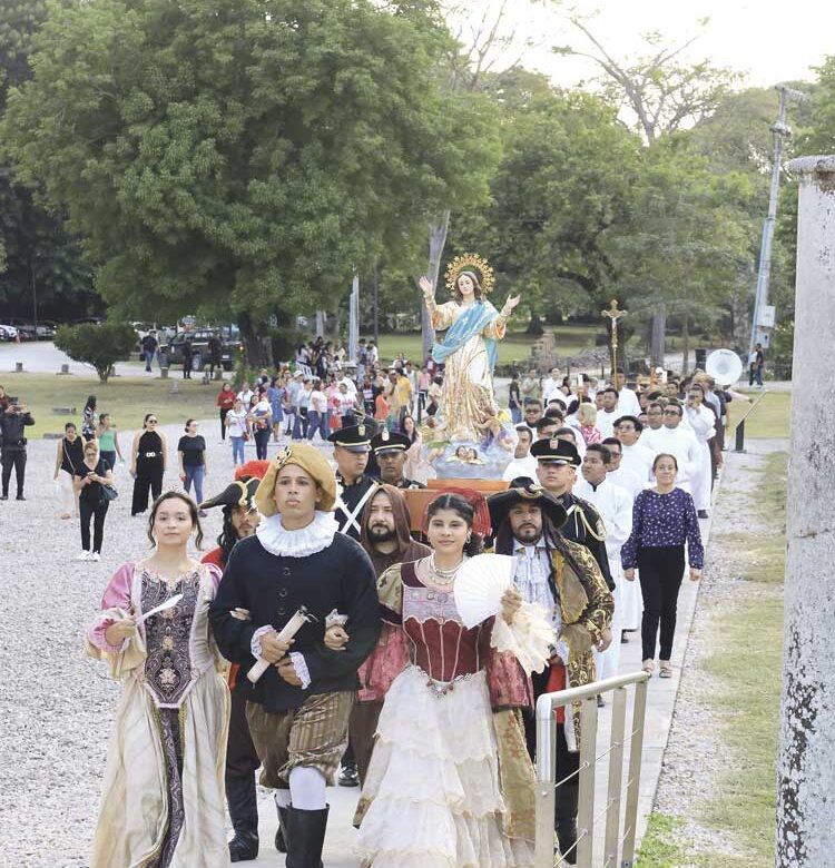 Cultura y fe se mezclan para realzar la belleza del sitio histórico de Panamá Viejo