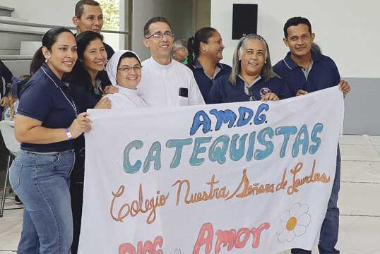 Creando espacios seguros para los niños en el entorno eclesial