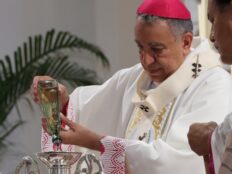 “Volver al primer amor”: Monseñor Ulloa llama a renovar la vocación sacerdotal durante la Misa Crismal