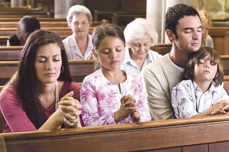 La misa dominical, un antídoto para familias fragmentadas  