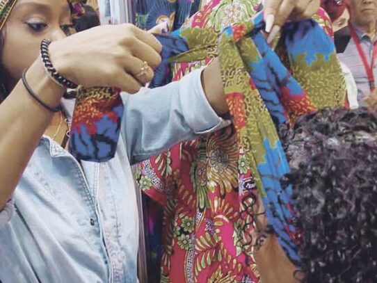 Raíces que inspiran moda y cultura en dos emprendedoras afropanameñas