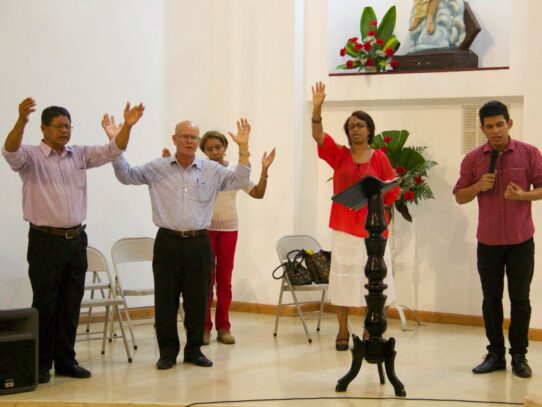 Celebran con fervor la gloriosa llegada del Espíritu Santo