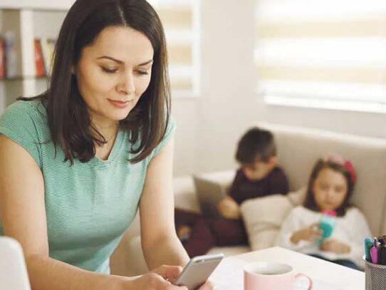 Que los dispositivos electrónicos no roben tiempo a las familias