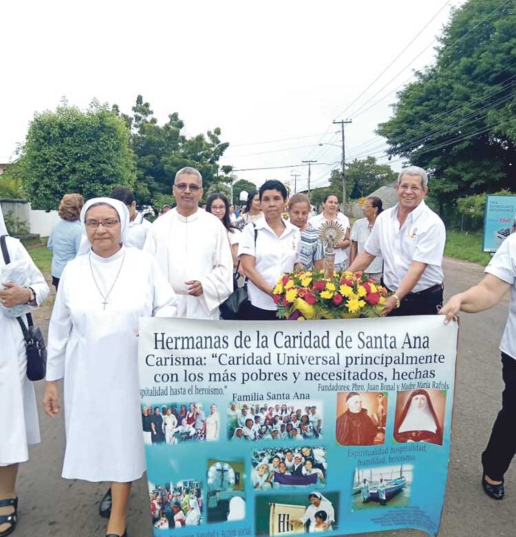 La incansable labor misionera de las Hermanas de la Caridad de Santa Ana