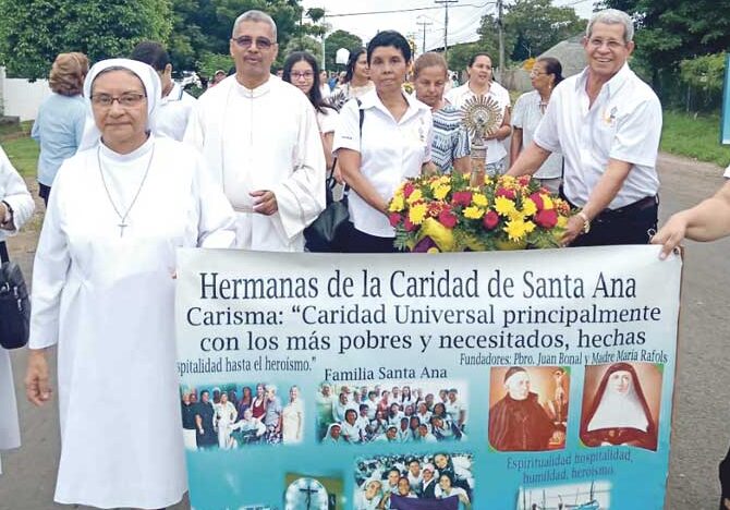 La incansable labor misionera de las Hermanas de la Caridad de Santa Ana
