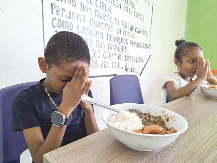 El gesto diario que alimenta la vida y la esperanza en Colón