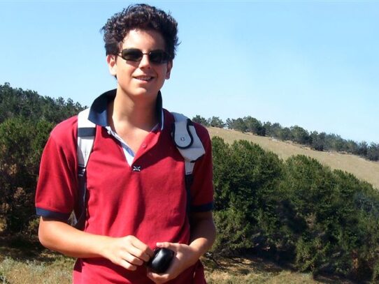 Carlo Acutis: El beato del nuevo siglo que se convertirá en el primer Santo Millennial.