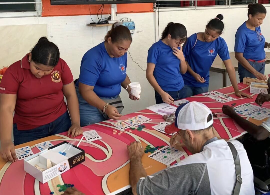 Jóvenes de Santa Gema llevan esperanza al Hogar San Juan Pablo II
