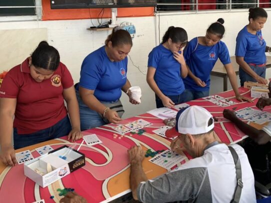 Jóvenes de Santa Gema llevan esperanza al Hogar San Juan Pablo II