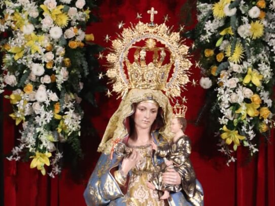 Santa María de la Antigua recibe su coronación pontificia