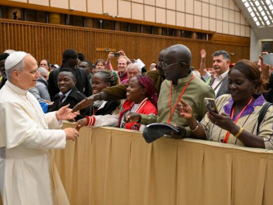 León XIV destaca a los movimientos populares como antídoto contra la indiferencia