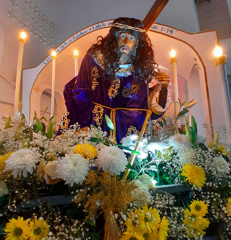 Con fervor y esperanza, Alcalde Díaz honra por primera vez al Cristo Negro