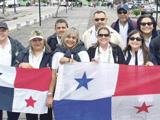 Regresan de México fortalecidos en su misión de amar y servir a la familia