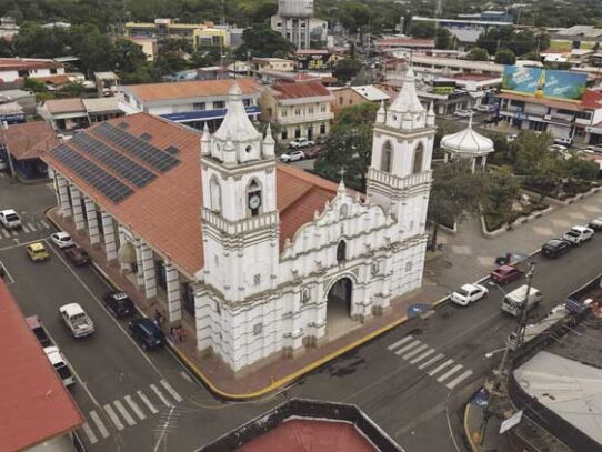 “Iglesias Católicas Panamá”, la iniciativa de un joven que muestra la fe desde el cielo