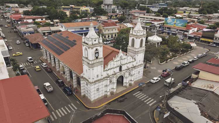 “Iglesias Católicas Panamá”, la iniciativa de un joven que muestra la fe desde el cielo