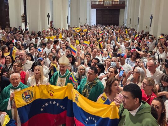 "¡Lo bueno está por llegar!", arzobispo de Panamá comparte mensaje de esperanza a los venezolanos