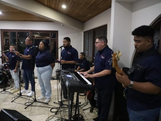 Que el arte que hacen sea anuncio de un mundo nuevo.