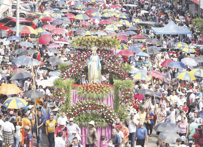 Devoción y esperanza marcan la fiesta de la Medalla Milagrosa