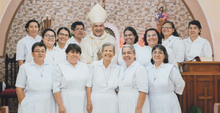 Hermanas Teresianas del Espíritu Santo renuevan sus votos en emotiva celebración