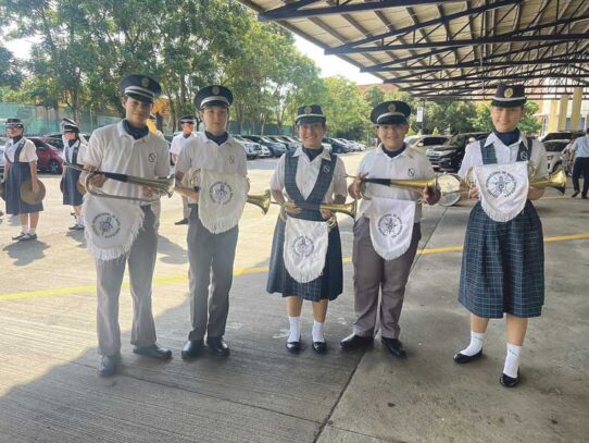 Los jóvenes rinden honores a Panamá con sus talentos