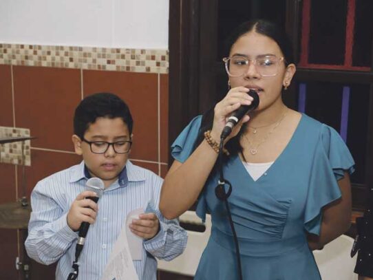 Canta con el corazón y deja que Dios sea escuchado