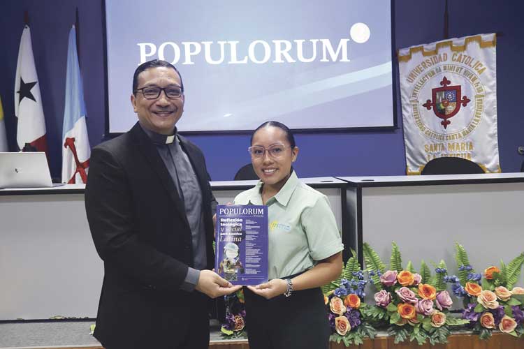 Buscan acercar los principios de la teología al mundo de hoy