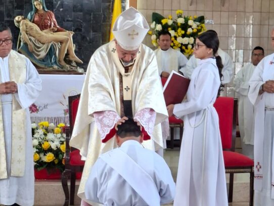 Ordenación sacerdotal llena de alegría a la comunidad San Nicolás de Bari