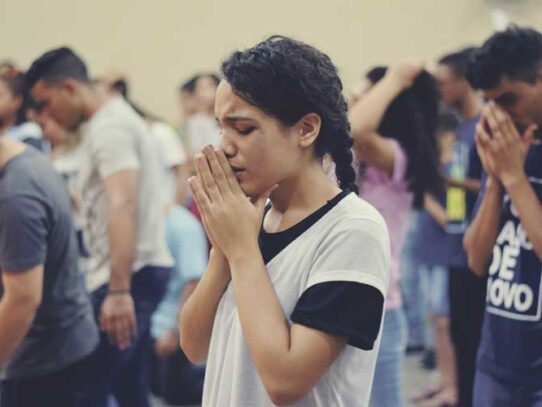 Hay que desarmar para conseguir la paz