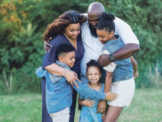 Estoy a la puerta y te llamo, ábreme