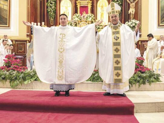 El niño que soñó y perseveró en su sueño de ser sacerdote