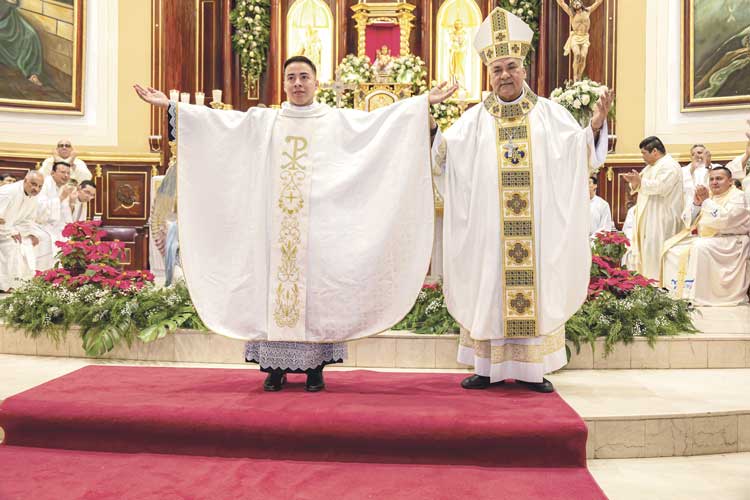 El niño que soñó y perseveró en su sueño de ser sacerdote
