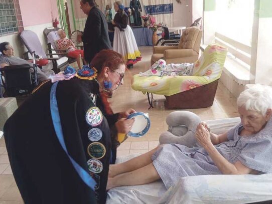 Melodías del Siglo de Oro alegran el Asilo Bolívar