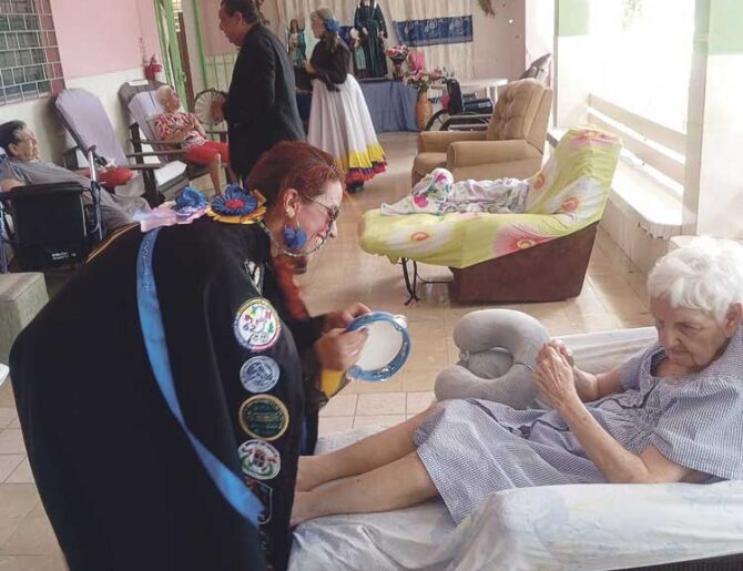 Melodías del Siglo de Oro alegran el Asilo Bolívar