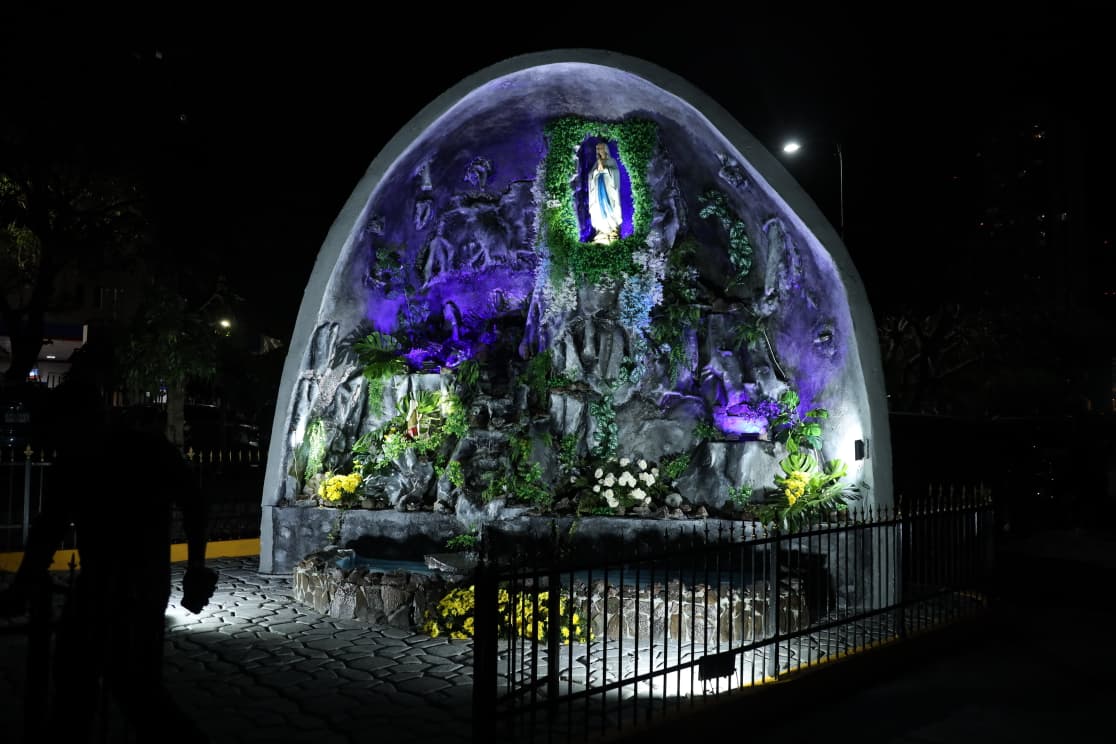 La Virgen de Lourdes, fe que brota en la gruta