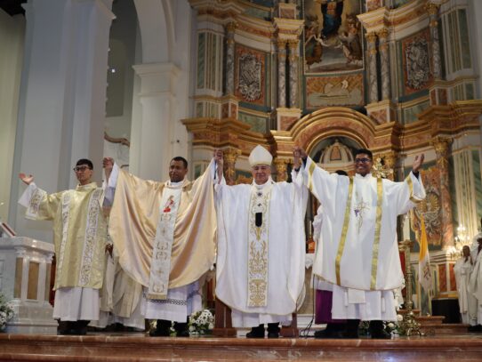 Panamá celebra la ordenación de un sacerdote y dos diáconos en la Catedral Basílica Santa María la Antiguaa