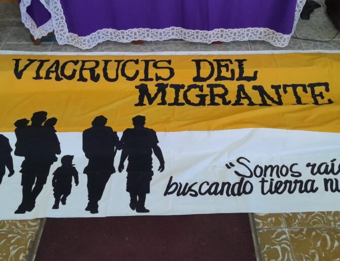 Viacrucis de la Esperanza: Jóvenes borran fronteras en Paso Canoas